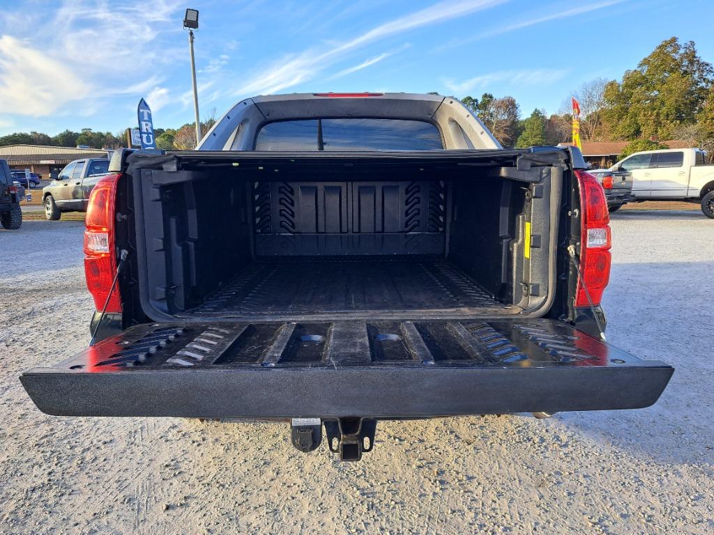 2012 Chevrolet Avalanche LS photo 19