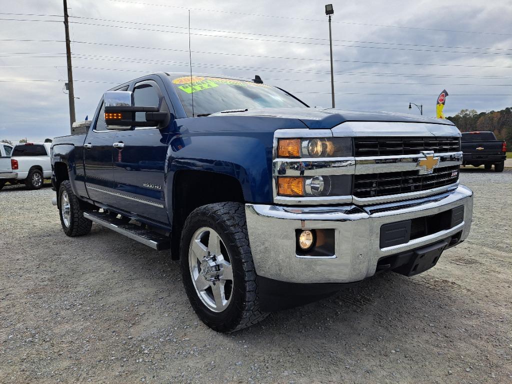 2015 Chevrolet Silverado 2500HD LTZ photo 2