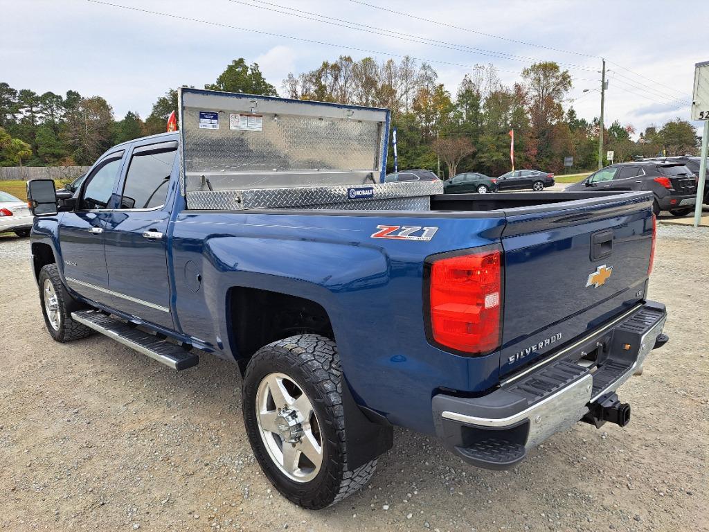 2015 Chevrolet Silverado 2500HD LTZ photo 17