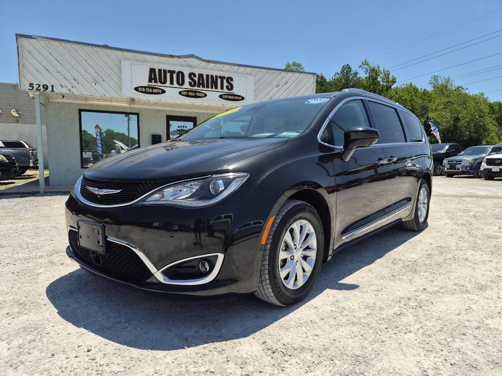 2018 Chrysler Pacifica Touring L's photo