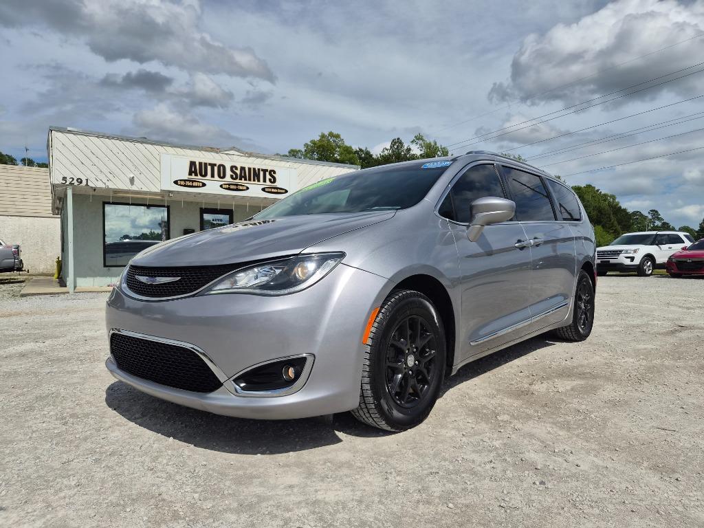 2020 Chrysler Pacifica Touring L's photo