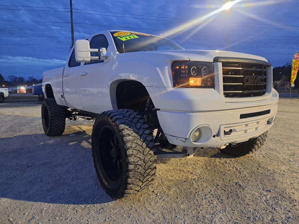 2010 GMC Sierra 2500HD SLT photo 3