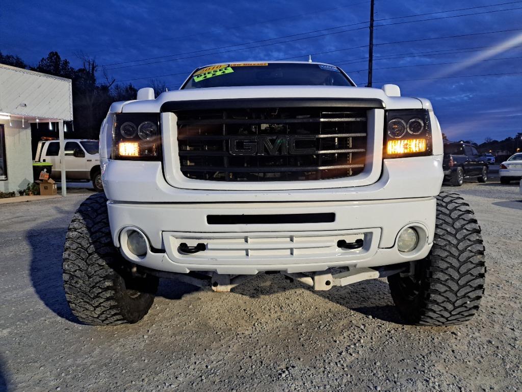 2010 GMC Sierra 2500HD SLT photo 2