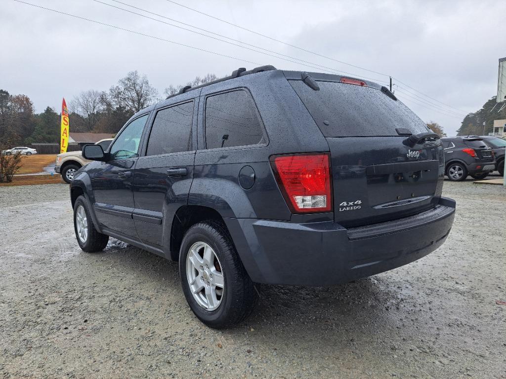 2007 Jeep Grand Cherokee Laredo photo 4