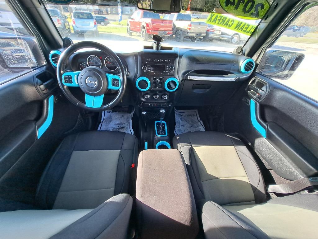 2014 Jeep Wrangler Unlimited Sahara - Photo 13