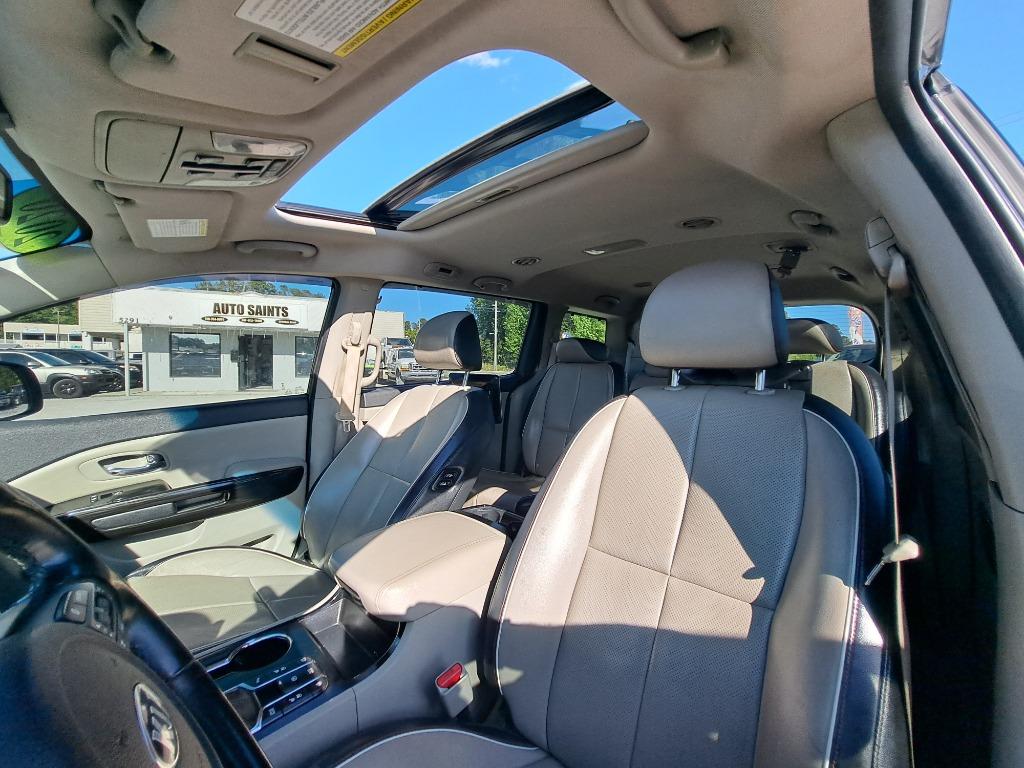 2020 Kia Sedona SX - Photo 11