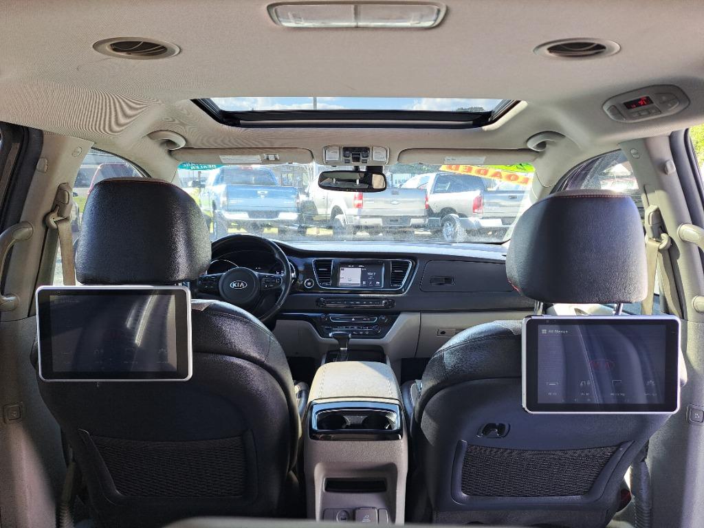 2020 Kia Sedona SX - Photo 10