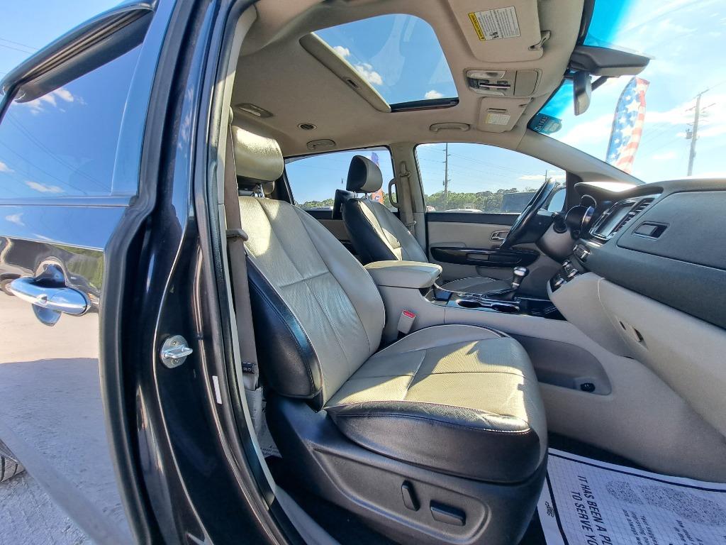 2020 Kia Sedona SX - Photo 6