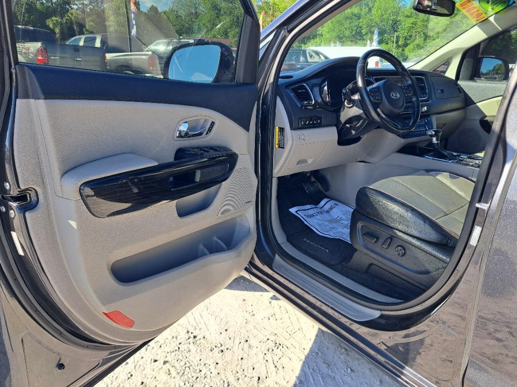 2020 Kia Sedona SX - Photo 18